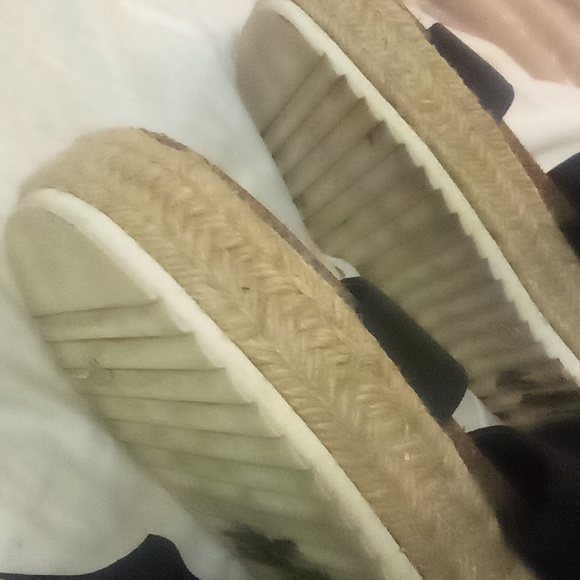 10 Timed and Tru platform sandals - Picture 6 of 8